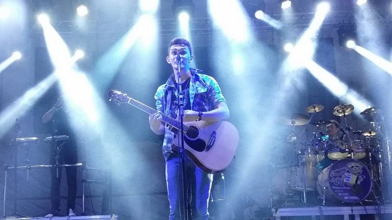 Entrevista com Hélio Rodrigues, o dono do hit forrozeiro de 2015!